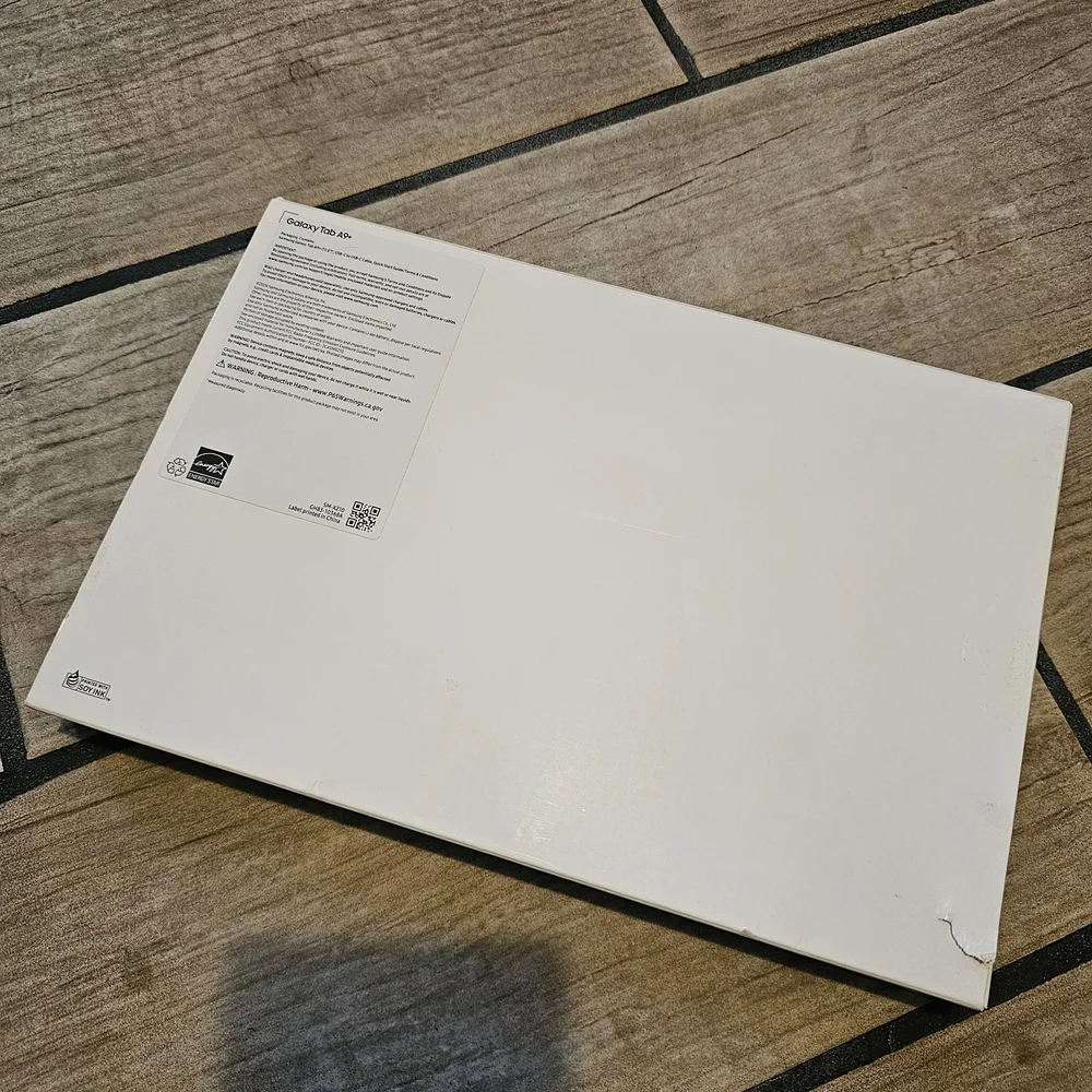 Samsung Galaxy Tab A9+ Silver White Packaging
